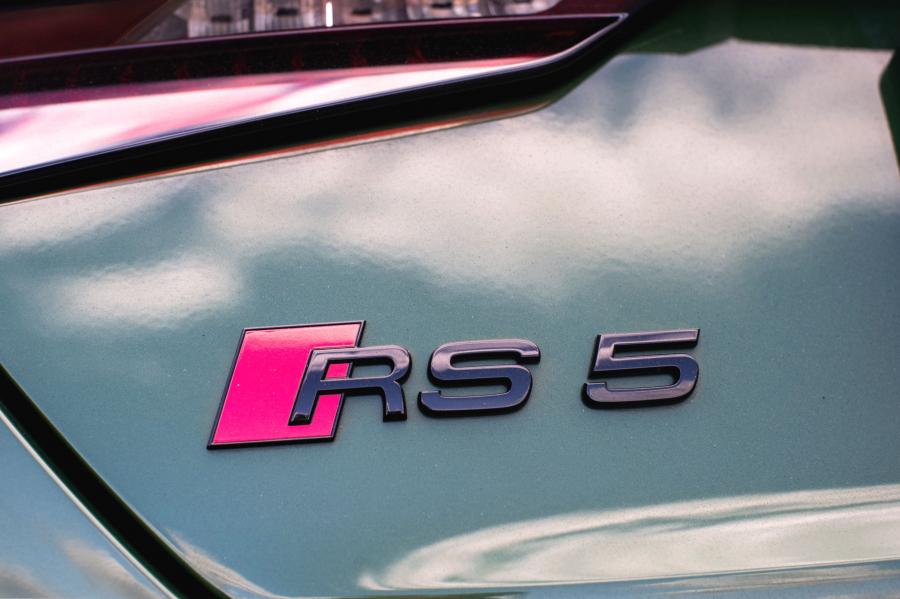 Логотип Audi RS5 Sportback 2019 года  (UK) (фото 27 из 40)